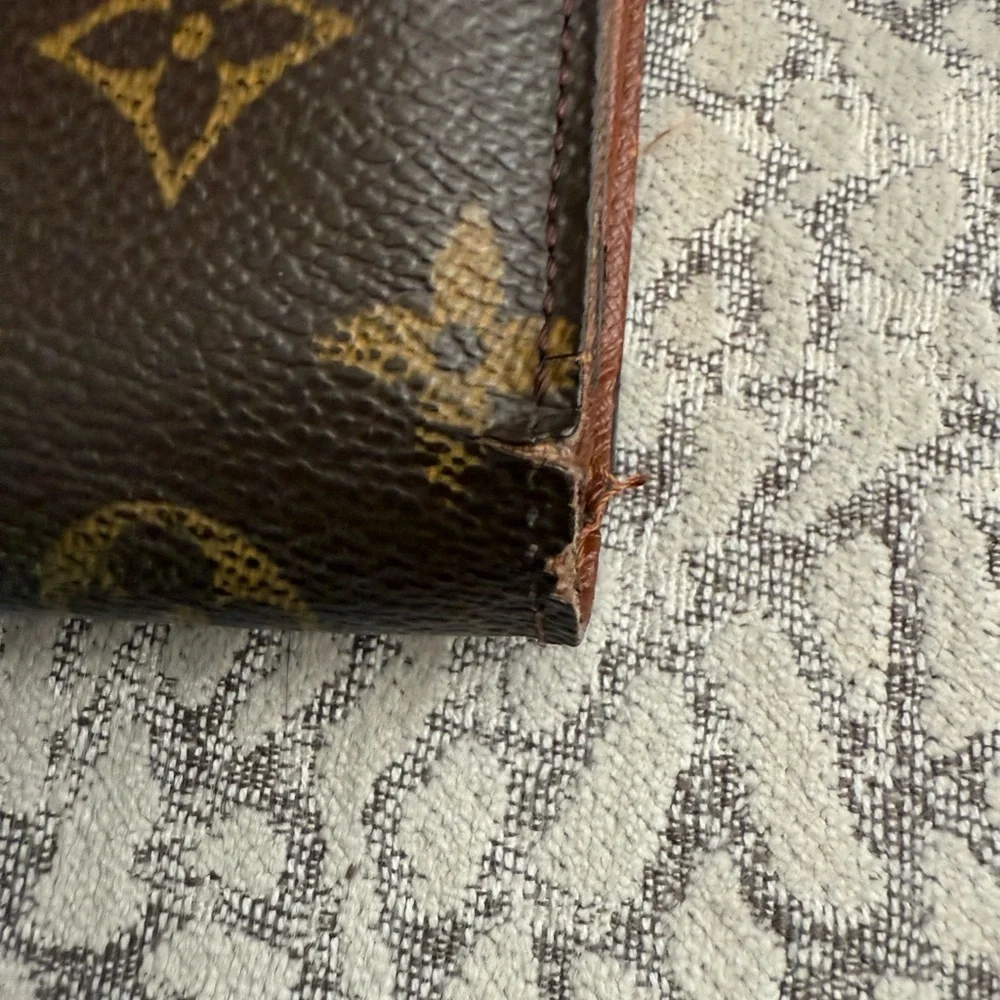 Louis Vuitton Authentic Monogram Wallet
